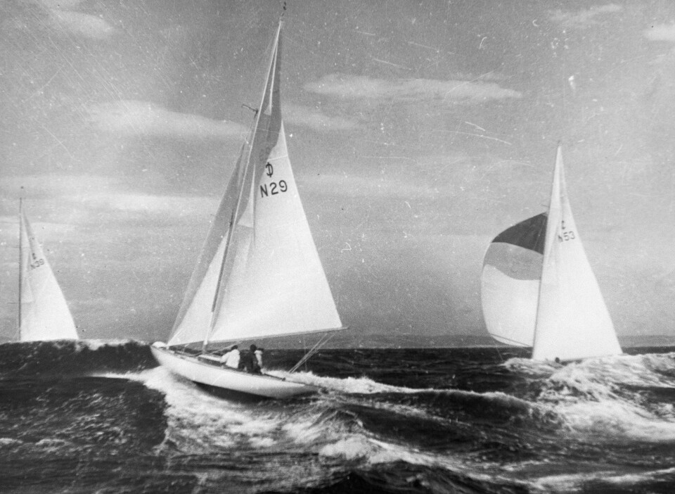 HANKØ-VÆR: Hankø-været kunne være utfordrende også for 50–60 år siden, og bølgene som sydvesten skapte ga IOD-ene mange spennende surfer.