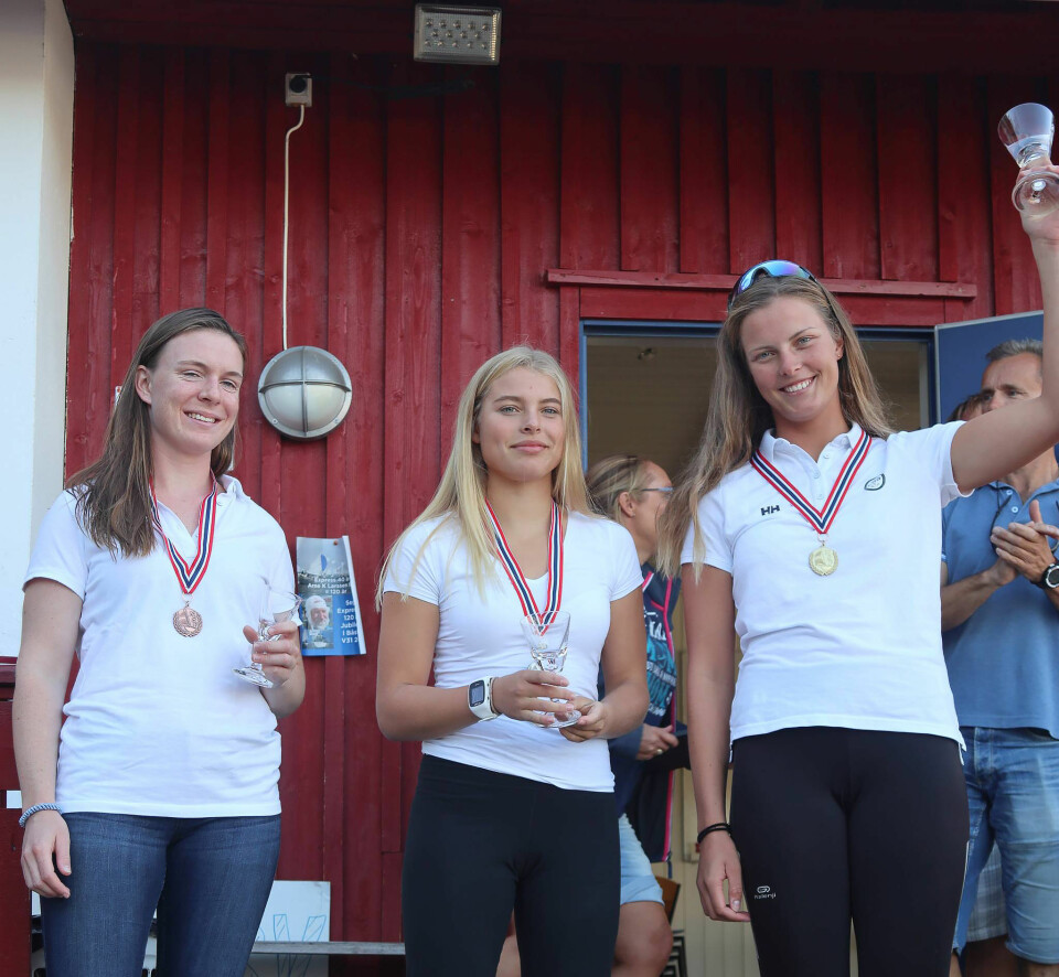 RADIAL-NM DAMER: Caroline Rosmo (t.v.), Amalie Wang og Line Flem Høst tok medaljene i  OL-klassen Laser Radial for damer.
