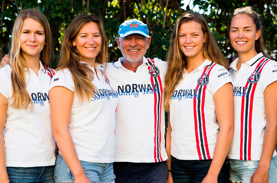 BLIR KONKURRENTER: Jan Steven Johannessens seilere vil de neste månedene konkurrere hardt innbyrdes de neste månedene. Det gjelder også OL-kandidatene i Laser Radial. Fra venstre Therese herud, Marthe Enger Eide, Jan Steven Johannessen, Line Flem ... BLIR KONKURRENTER: Jan Steven Johannessens seilere vil de neste månedene konkurrere hardt innbyrdes de neste månedene. Det gjelder også OL-kandidatene i Laser Radial. Fra venstre Therese herud, Marthe Enger Eide, Jan Steven Johannessen, Line Flem ...