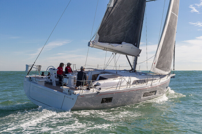 RASK: Oceanis 46.1 i First-line-utgave ble testet i Spania. Modellen har høyere mast og bedre dekksutstyr. RASK: Oceanis 46.1 i First-line-utgave ble testet i Spania. Modellen har høyere mast og bedre dekksutstyr.