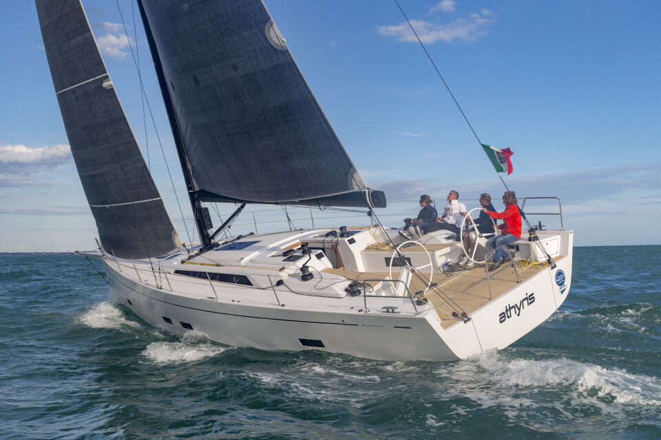 ORC: Grand Soleil 48 er tilpasset måleregelen, men det gjør den ikke til noen bedre båt for turseiling. ORC: Grand Soleil 48 er tilpasset måleregelen, men det gjør den ikke til noen bedre båt for turseiling.