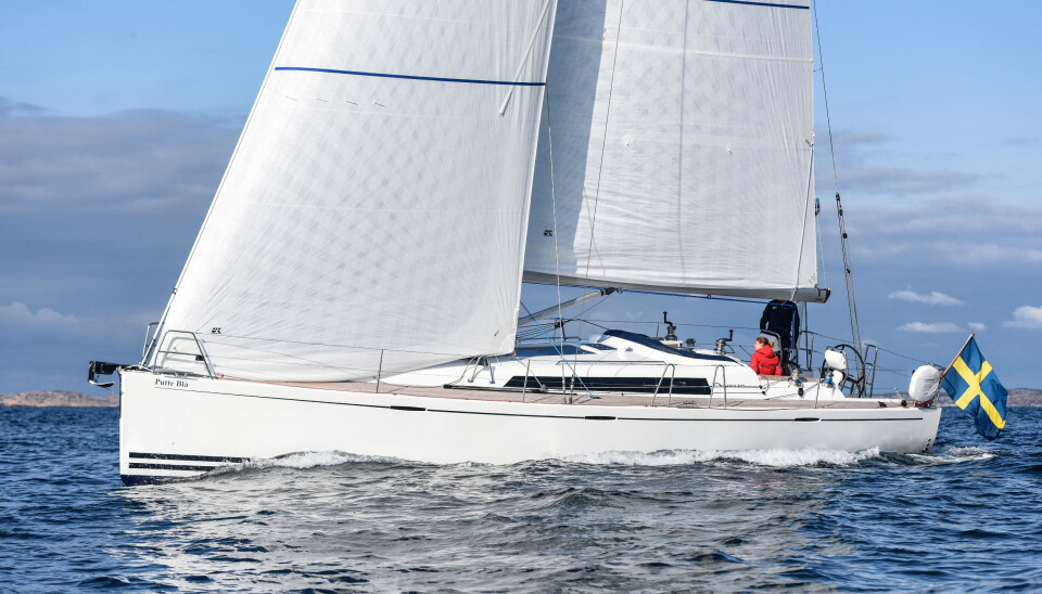 ELEGANT: Arcona 435 har linjer som oser av fart, men ikke så mye av innovasjon. ELEGANT: Arcona 435 har linjer som oser av fart, men ikke så mye av innovasjon.
