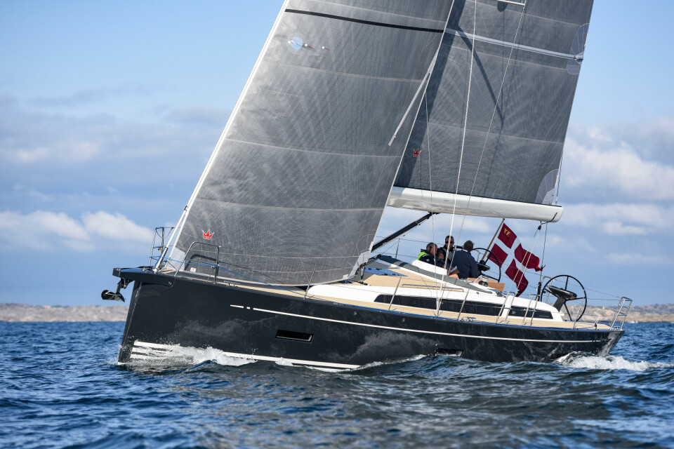 X 4.6: X-Yachts med båt som både gir komfort, og samtidig sporty egenskaper. Testbåt med selvslående fokk.