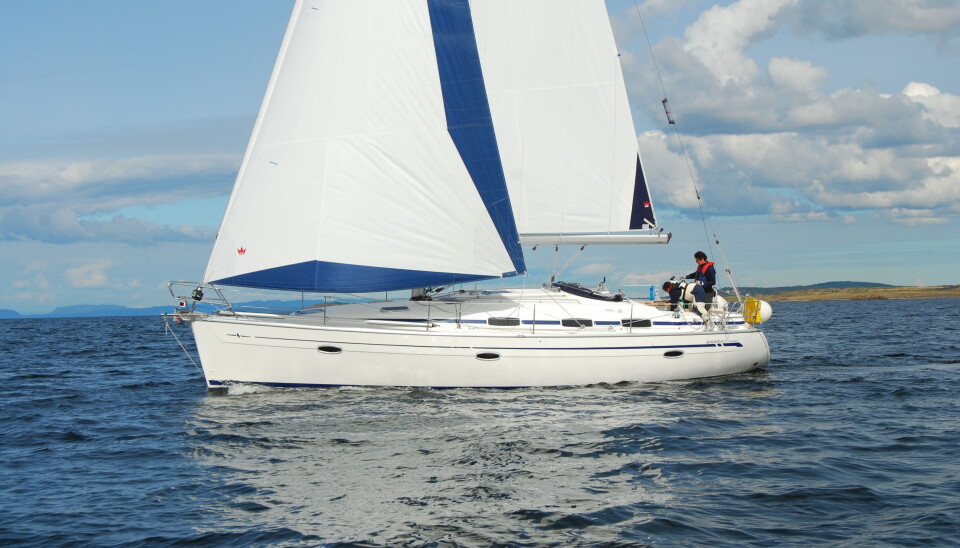 Bavaria 39 Cruiser: En populær båt som ble lansert før Oceanis 40. Også denne kan ha tre lugarer og to bad, men cockpiten er mye trangere, og båten har bare ett ratt. Båten kostet under en million kroner, og kan nå kjøpes ned til 600 000 kroner. Bavaria 39 Cruiser: En populær båt som ble lansert før Oceanis 40. Også denne kan ha tre lugarer og to bad, men cockpiten er mye trangere, og båten har bare ett ratt. Båten kostet under en million kroner, og kan nå kjøpes ned til 600 000 kroner.
