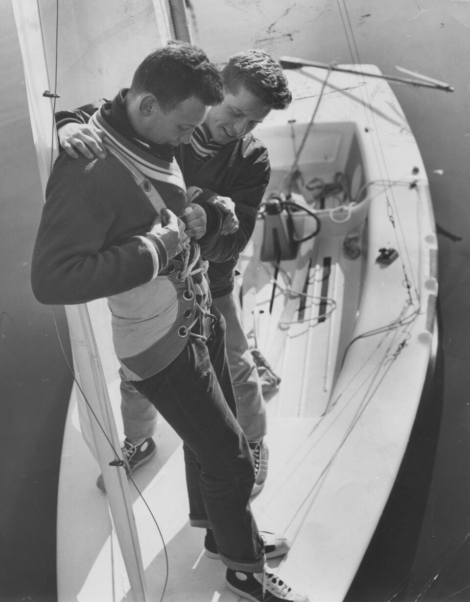 ORIGINAL FD: De første FD-ene hadde lukket cockpit, men Alpa-jollen Peder Lunde jr. og Bjørn Bergvall brukte i OL, var åpen helt ut til hekken. Trapes-belte var en relativt ny oppfinnelse i 1960.