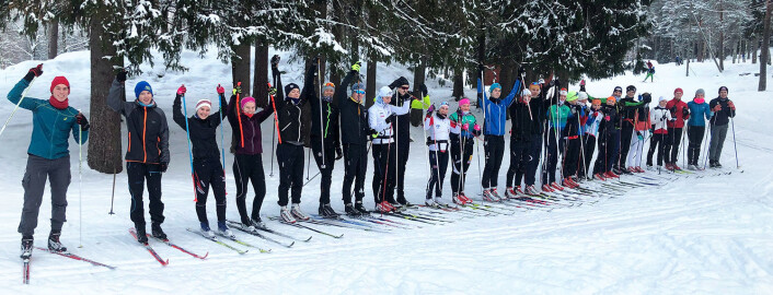 PÅ SKI: Alle ut måtte ut på ski til Ullevålsæter, og for dem som ikke har så mye snø og skigåing på hjemstedet, var det en utfordring. PÅ SKI: Alle ut måtte ut på ski til Ullevålsæter, og for dem som ikke har så mye snø og skigåing på hjemstedet, var det en utfordring.