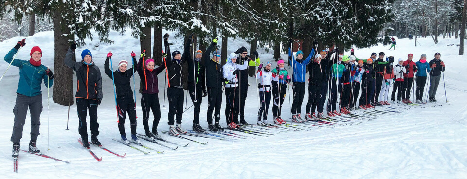 PÅ SKI: Alle ut måtte ut på ski til Ullevålsæter, og for dem som ikke har så mye snø og skigåing på hjemstedet, var det en utfordring.
