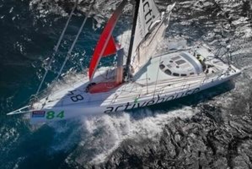 OPEN60: «Galacticviking» er endelig klar for regatta. Skipper Bjørn William Lindgren skal ha seilmaker Terje Wang om bord. OPEN60: «Galacticviking» er endelig klar for regatta. Skipper Bjørn William Lindgren skal ha seilmaker Terje Wang om bord.