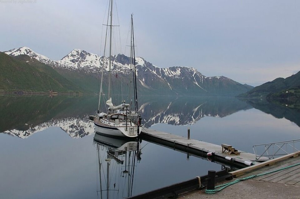 IDYLL: Mahina Tiare III i Hollandsfjord.