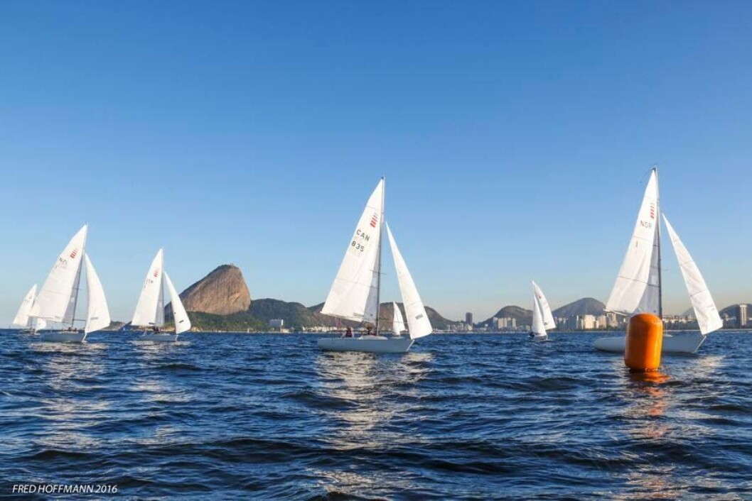 I TET: Det norske Sonar-laget vant en siste treningsregatta i Rio før paralympics i september I TET: Det norske Sonar-laget vant en siste treningsregatta i Rio før paralympics i september