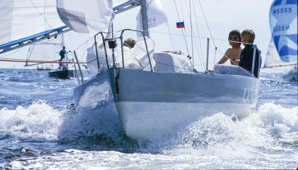 WITCHIE: Med minitonneren «Witchie» ble Christen With, Audun Goksøyr og Erik Otterstad verdensmestre i 1986. Båten er tegnet av Eivind Amble, og trioen hadde bygd den selv.