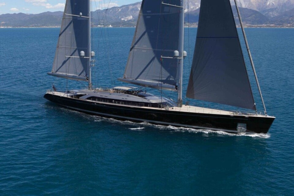 DESIGN: Philip Briand har også designet 70 meter lange «Badis» som har en tilsvarende karbonrigg. DESIGN: Philip Briand har også designet 70 meter lange «Badis» som har en tilsvarende karbonrigg.