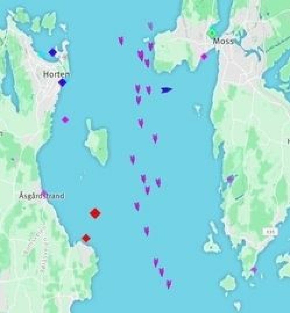 RASKT: Feltet strekker seg fra Gullholmen til Slagen. De første båtene har under 10 nm til Hollenderbåen.
