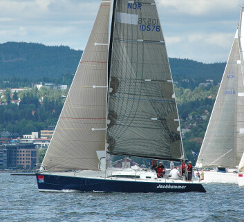 FARR: Petter Hegle seiler alene til Skagen i sin Farr 395, en lettbygget regattabåt med karbonmast. FARR: Petter Hegle seiler alene til Skagen i sin Farr 395, en lettbygget regattabåt med karbonmast.