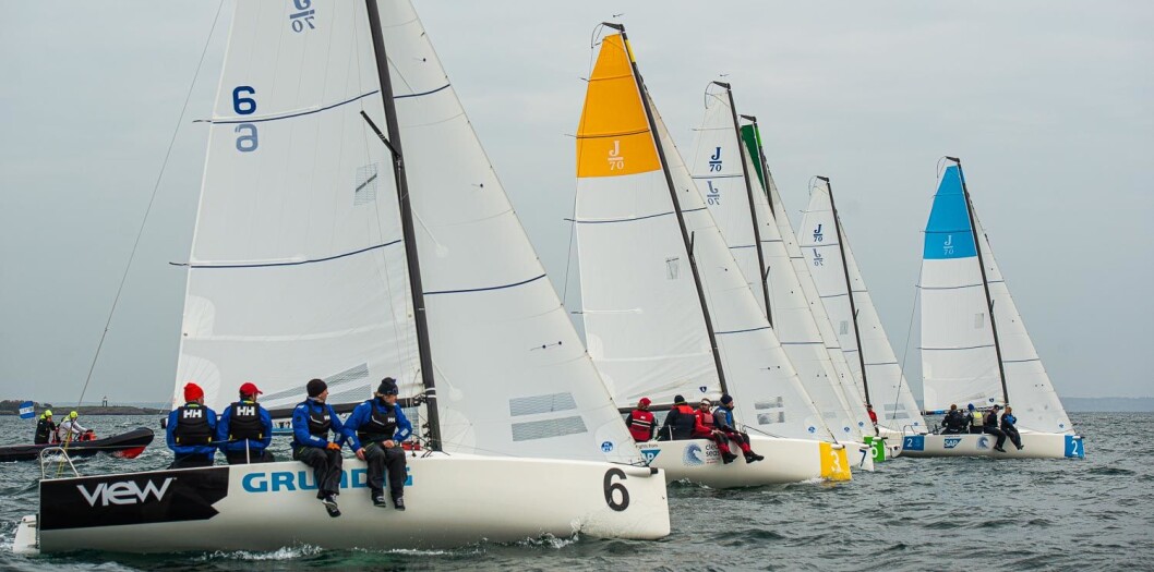 BEDRIFTSCUP: Deltagerne i E24 Clean Seas Challenge skal få litt å henge fingrene i når de skal forsøke seg i J/70-er. BEDRIFTSCUP: Deltagerne i E24 Clean Seas Challenge skal få litt å henge fingrene i når de skal forsøke seg i J/70-er.