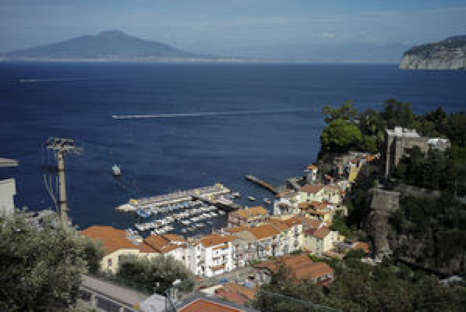 SORRENTO: I Marina Grande i Sorrento kan man ligge billig på bøye.