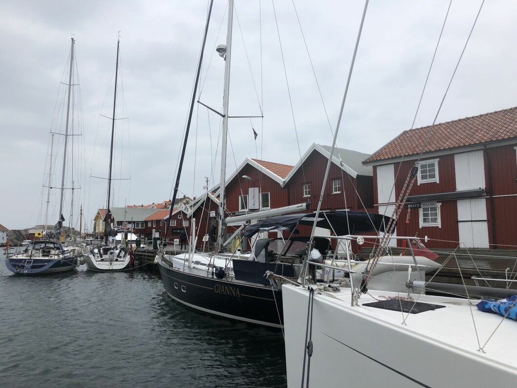 SMÔGEN: Det fylles opp med norske båter i de svenske gjestehavnene.