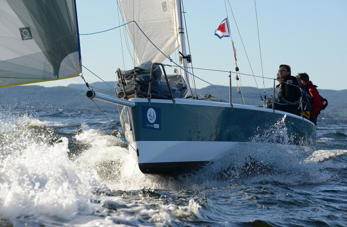 PLANER: «Sailfish» har sin styrke på unavind når skroget løftes oppav vannpresset. Det blir neppe slike forhold i år. PLANER: «Sailfish» har sin styrke på unavind når skroget løftes oppav vannpresset. Det blir neppe slike forhold i år.