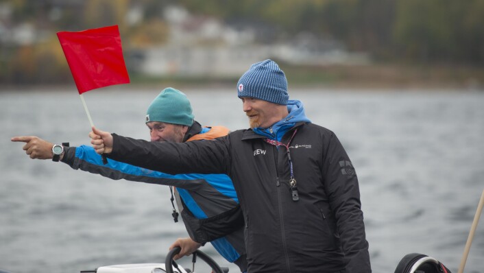 RØDT FLAGG: Viser dommerne det røde flagget og peker på deg, må du pent finne deg i å ta en entørnsstraff. I år slipper du imidlertid unna med en halvtørnsstraff hvis du tar straffen frivillig før du får et flagg. Dette er en modifikasjon av ... RØDT FLAGG: Viser dommerne det røde flagget og peker på deg, må du pent finne deg i å ta en entørnsstraff. I år slipper du imidlertid unna med en halvtørnsstraff hvis du tar straffen frivillig før du får et flagg. Dette er en modifikasjon av ...