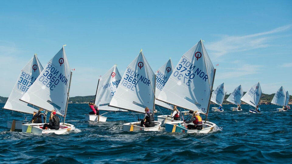 NM I OPTIMIST: Fredrikstad Seilforening er arrangør av NM i Optimist som vil telle 22 båter i gutteklassen og 23 i jenteklassen. NM I OPTIMIST: Fredrikstad Seilforening er arrangør av NM i Optimist som vil telle 22 båter i gutteklassen og 23 i jenteklassen.