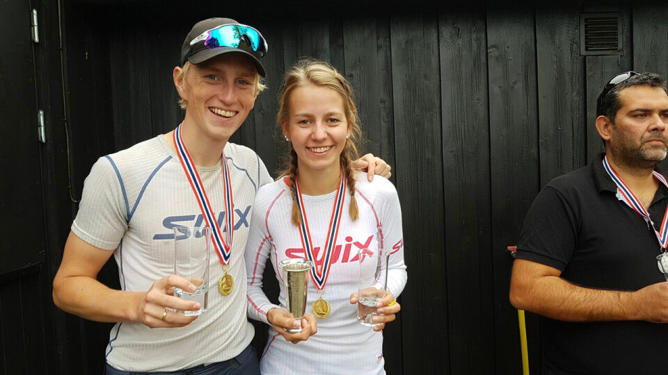 TO GULL: August og Kamilla Austefjord har vunnet NM i Grimstadjolle de to seneste årene. I år er de favoritter til et til.