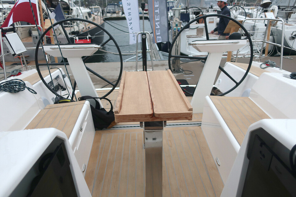 TUR: Cockpitbord viser at båten er mer for tur, enn regatta.