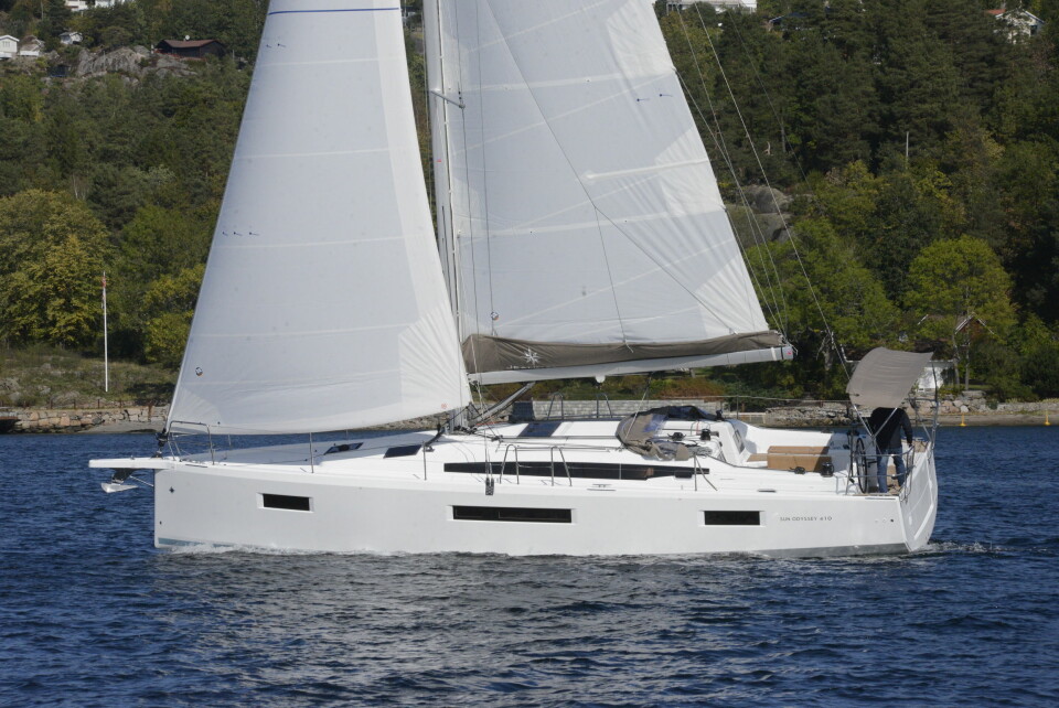 TEST: Jeanneau går enda mer ekstremt med Sun Odyssey 410, en båt som bygger på ideene til 440.