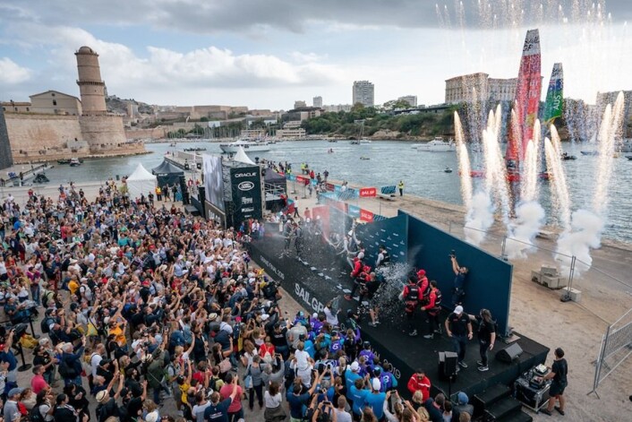 PUBLIKUM: SailGP dro til seg publikum, men er et kostbart arrangement. PUBLIKUM: SailGP dro til seg publikum, men er et kostbart arrangement.