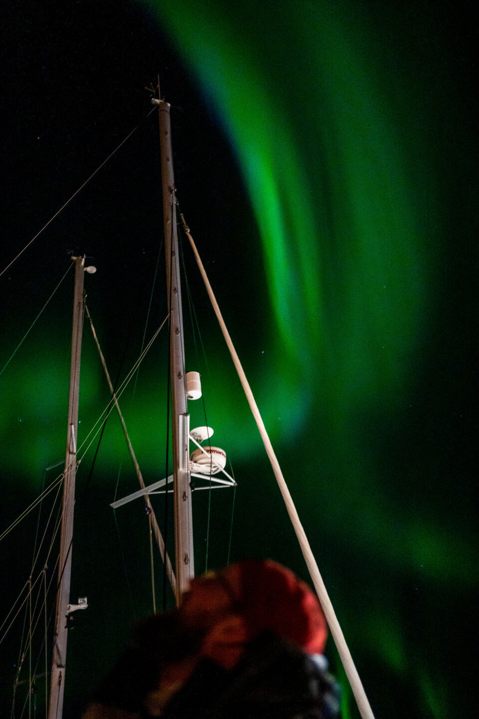 NORDLYS: Strømbrudd i Sørvågen lot nordlyset bruke hele himmelen.