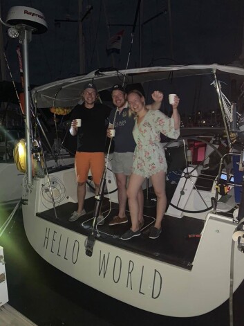 FREMME: Marte Løge og Håkon Amdal til kai på St. Lucia etter 17 døgn på havet. FREMME: Marte Løge og Håkon Amdal til kai på St. Lucia etter 17 døgn på havet.