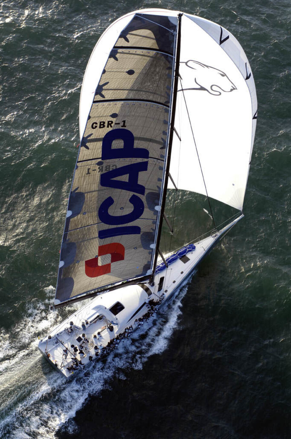 June 23 2007 - JP Morgan Round the Island Race from Cowes - Isle of Wight.1753 Yachts take part in the annual race around the Isle of WightThe new Farr 100 ICAP Leopard first monohull to finish