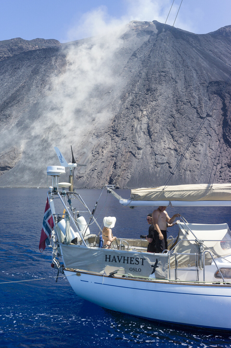 VULKANUTBRUDD: Vulkanutbruddene på Stromboli ses lettest fra sjøen.