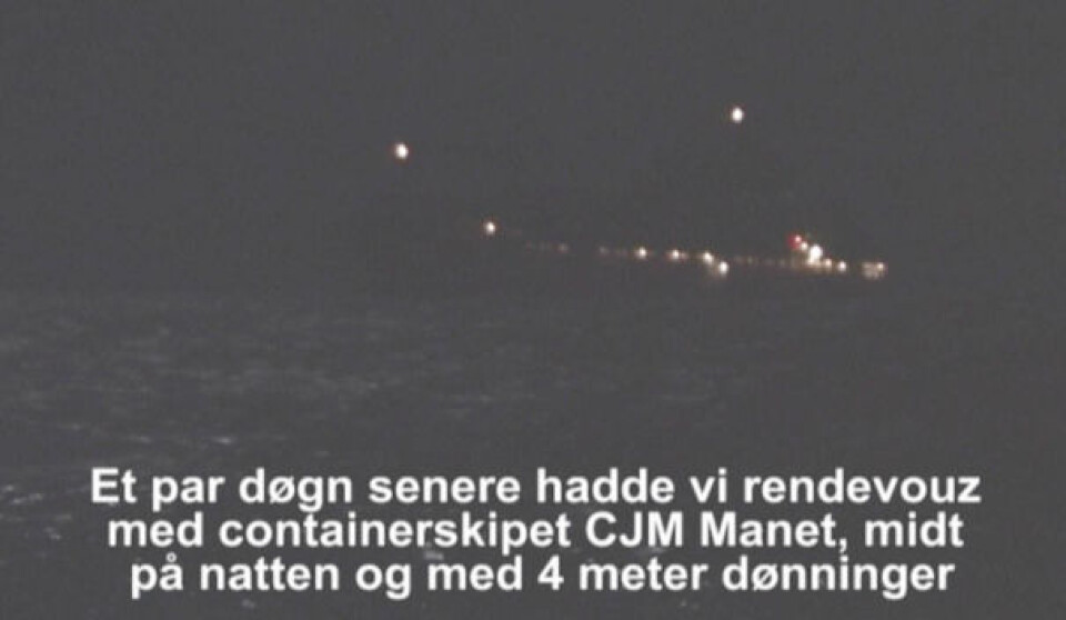 Evakuering til containerskip midt i Stillehavet Evakuering til containerskip midt i Stillehavet