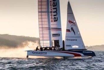 FRANKRIKE: Groupama har dyttet volum i baugen på sin AC45X for å simulere ekstra lengden i regattabåten. FRANKRIKE: Groupama har dyttet volum i baugen på sin AC45X for å simulere ekstra lengden i regattabåten.