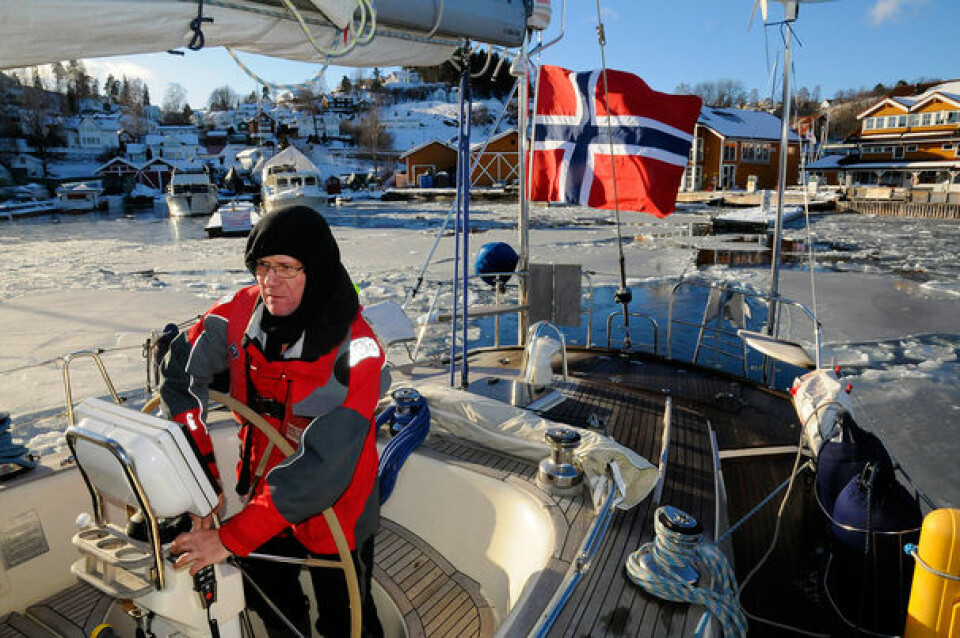 KLAR: Finn A. Bostad ut fra hjemmehavnen i Vollen med både sol og is.