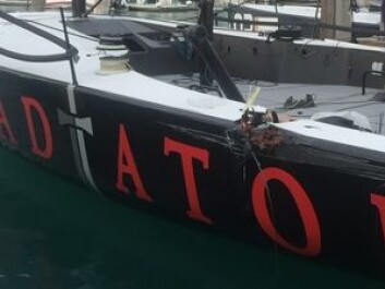 SKADET: «Gladiator» har blitt satt ut av regattaen etter kollisjonen. SKADET: «Gladiator» har blitt satt ut av regattaen etter kollisjonen.