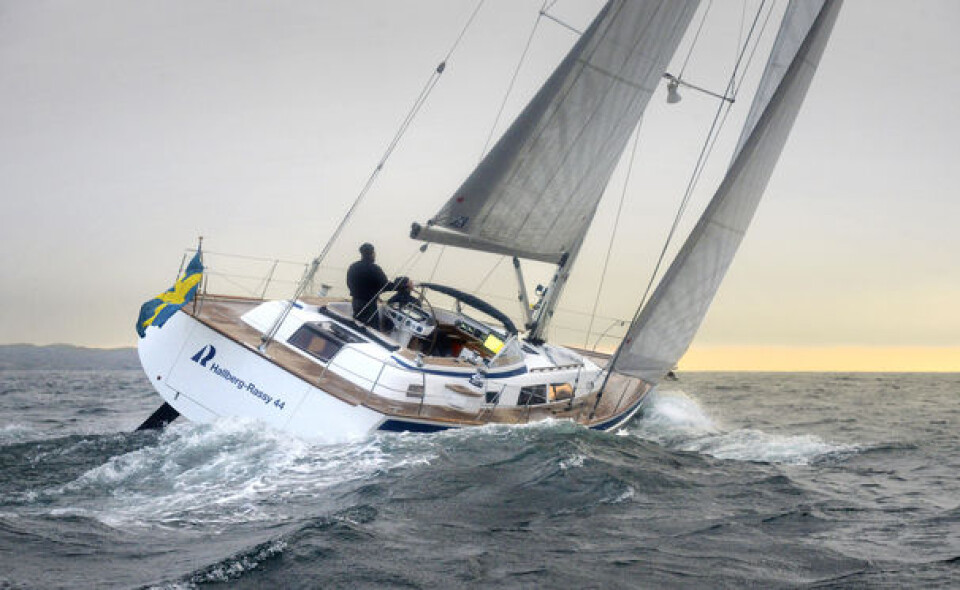 HALLBERG-RASSY 44