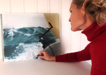 MALER: Kristin Songe-Møller maler gjerne motiver fra sin egen seiling og håper å ha en utstilling i løpet av året. MALER: Kristin Songe-Møller maler gjerne motiver fra sin egen seiling og håper å ha en utstilling i løpet av året.