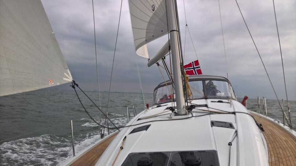REGATTA_ Fem nye Jeanneau-båter har startet regattaen over Nordsjøen. REGATTA_ Fem nye Jeanneau-båter har startet regattaen over Nordsjøen.