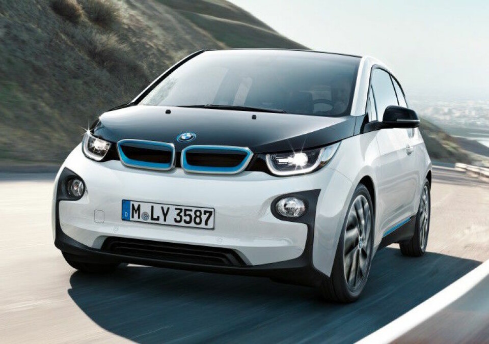 TEKOLOGI: Katamaranen får batteriteknologi utviklet for BMW i3, Norges mest populære bil for øyeblikket.