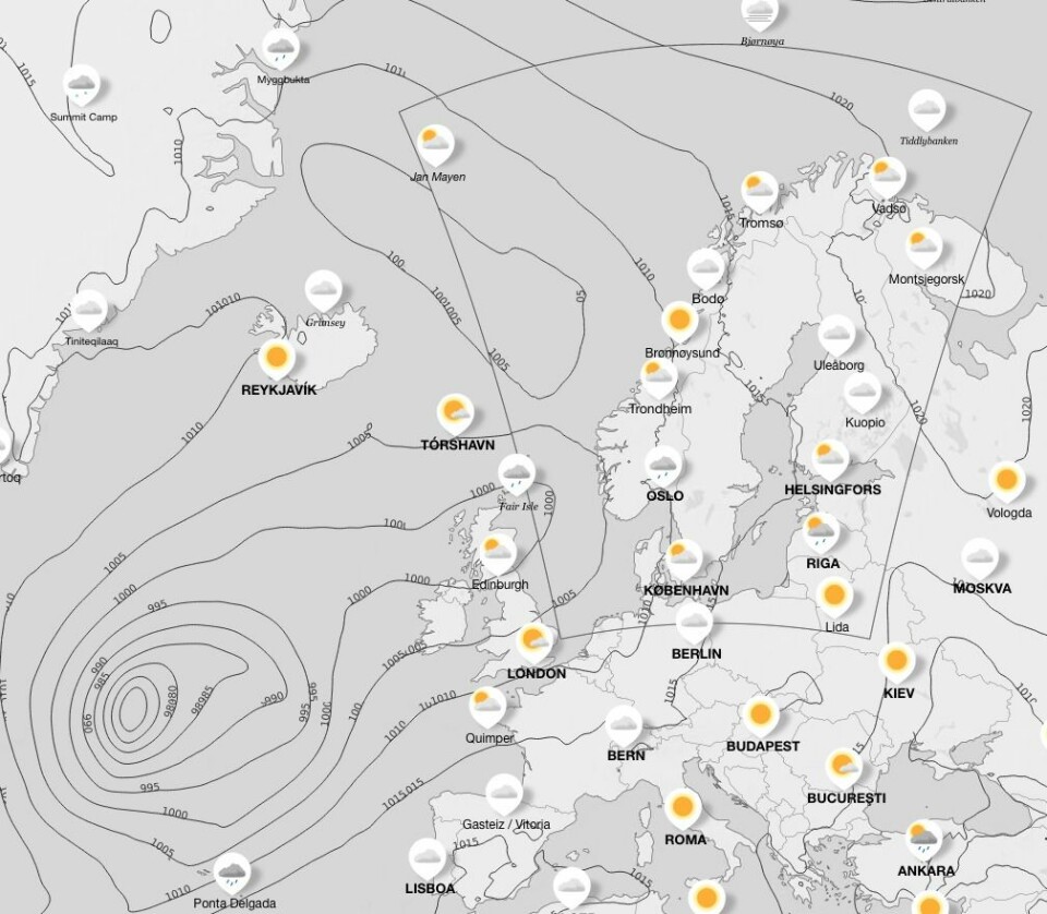 LAVTRYKK: Et stort lavtrykk vil ligge vest for Irland på fredag. Det vil påvirke vindretningen.