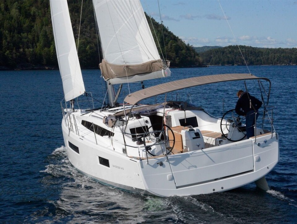 MODERNE: Sun Odyssey 410 har aggressive linjer. Den er mer tøff enn elegant. MODERNE: Sun Odyssey 410 har aggressive linjer. Den er mer tøff enn elegant.
