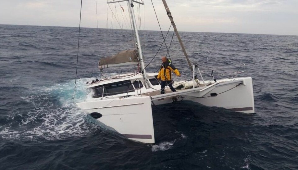 SANK: Katamaranen til Arne Gjevik sank utefor kysten av Marokko september 2018.