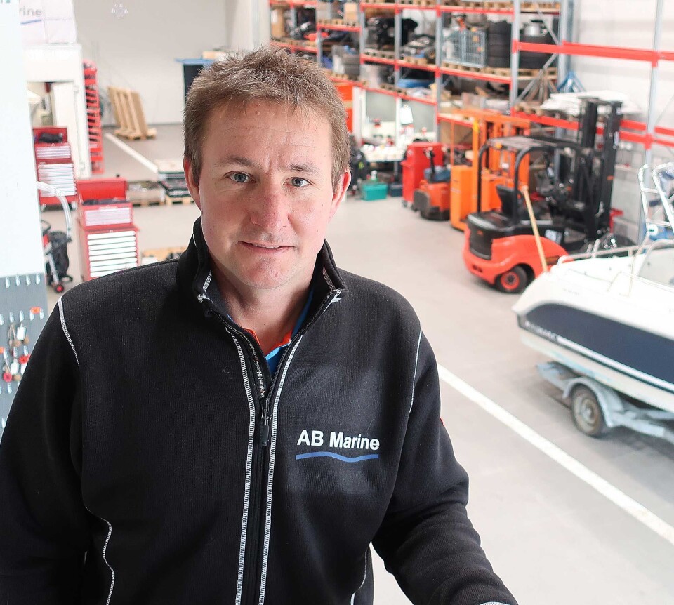 AB MARINE: Daglig leder Martin Barry-Berg holder god orden på verkstedet.