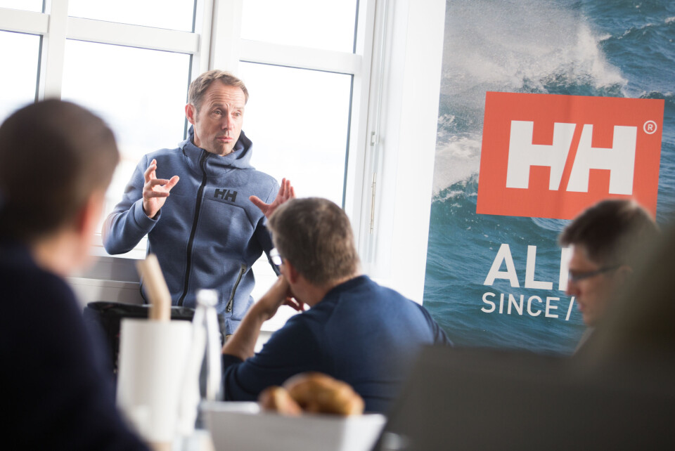AMASADØR: Thomas Coville viser seilverden at Helly Hansen har varene for de mest krevende seilforhold.