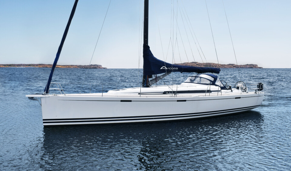 STYLING: Arcona 465 har arvet stylingen fra 435 med større vinduer.