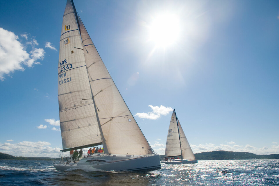 HØYDE: Mestrer du kunsten å balansere mellom hvor fort båten seiler og hvor høyt den peker mot vinden, får du den optimale farten og kursen over grunnen