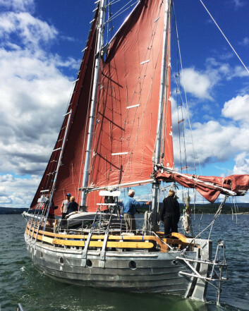 TIL KINA: «Sailing the farm» har lagt ut på sin første reise - til Kina. TIL KINA: «Sailing the farm» har lagt ut på sin første reise - til Kina.