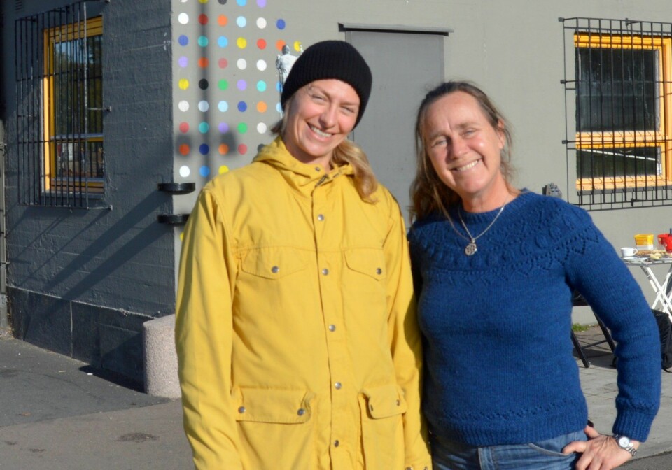 INITIATIVTAGERE: Tuva Løkse (t.v) og Anne Nygren håper å få mange seilere med på å hjelpe øysamfunnene som er rammet av tropiske orkaner i høst.