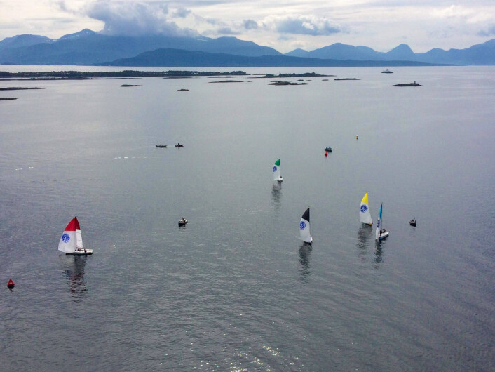 UTSIKT: Flott utsikt mot regattabanen fra 15. etasje. UTSIKT: Flott utsikt mot regattabanen fra 15. etasje.